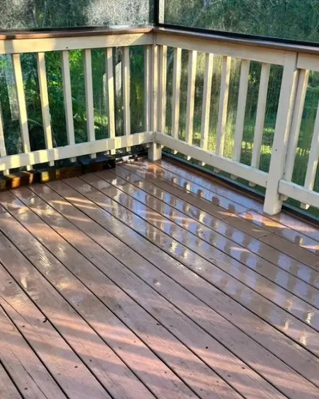 Composite deck in Melbourne, FL after cleaning