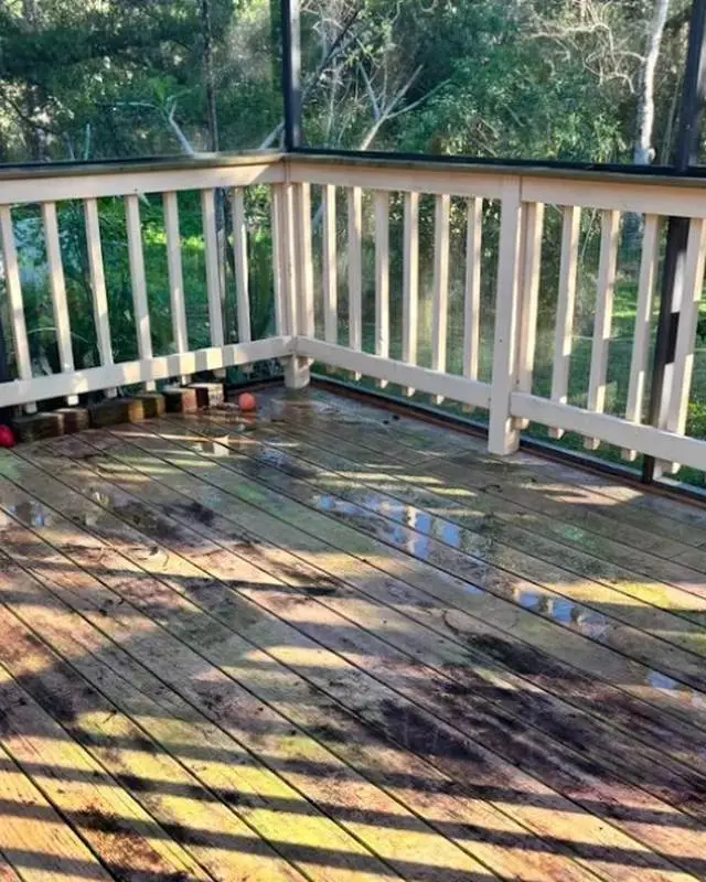 Composite deck in Melbourne, FL before cleaning